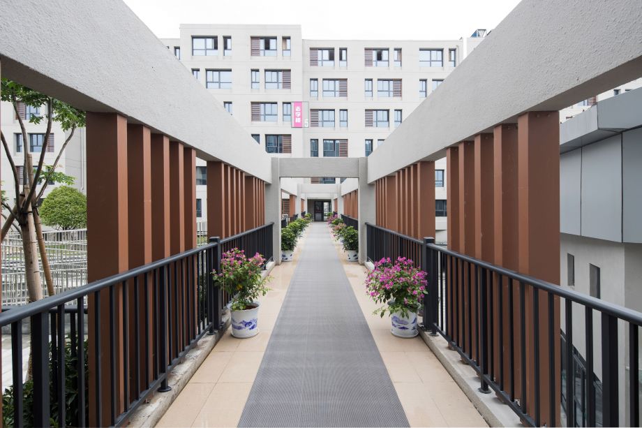 Junhwa International School image
